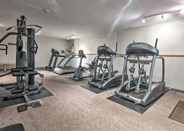 Gouldsboro Getaway With Pool, Tennis Court And More!