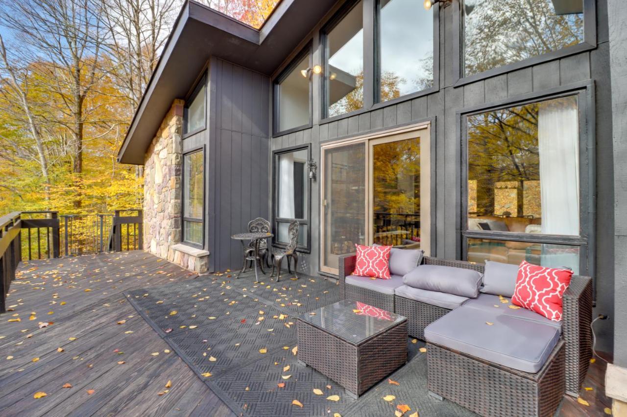 Getaway With Pool, Tennis Court And More! *